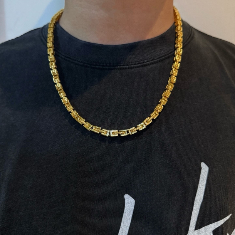 Ch*0me He**ts necklaces